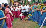 ലക്ഷ്മിതരു നട്ട് ഗ്രീന് മൗണ്ട് സ്‌കൂളില്  സീഡ് 